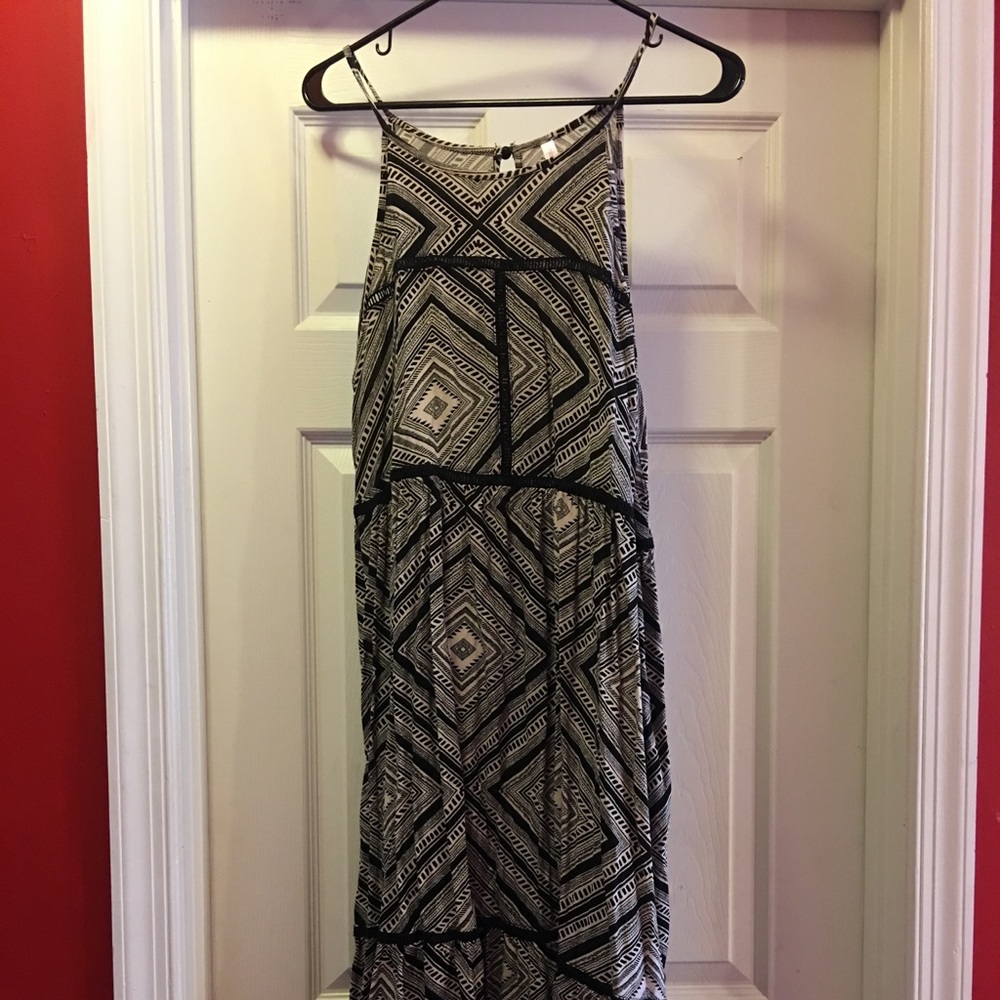 Black and cream strapless dress